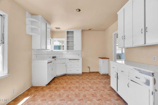 4127 Scandia Way, Los Angeles CA: https://media.crmls.org/mediaz/8aa17836-fa09-486f-8c40-3e7d304bb03b.jpg