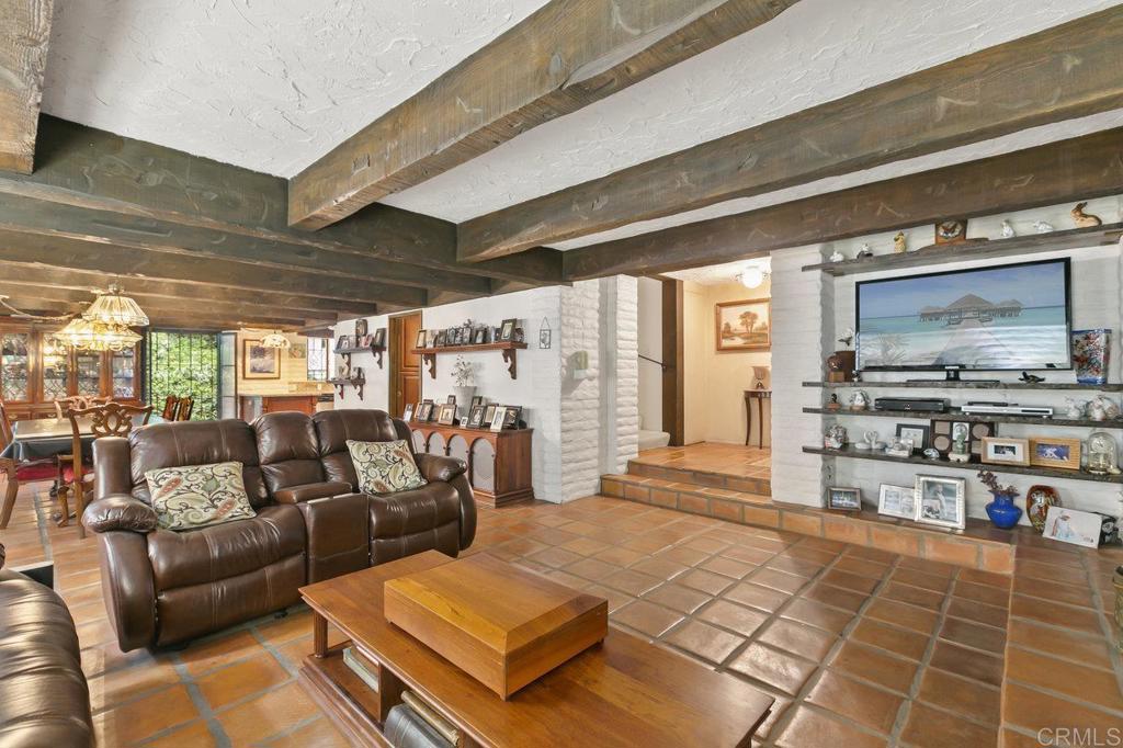6036 Rainbow Heights Road