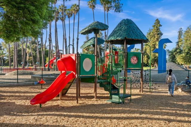 641 W Remington Drive, Sunnyvale CA: https://media.crmls.org/mediaz/8aa1dee3-fb77-4172-9eb9-1cd3bf466ee3.jpg