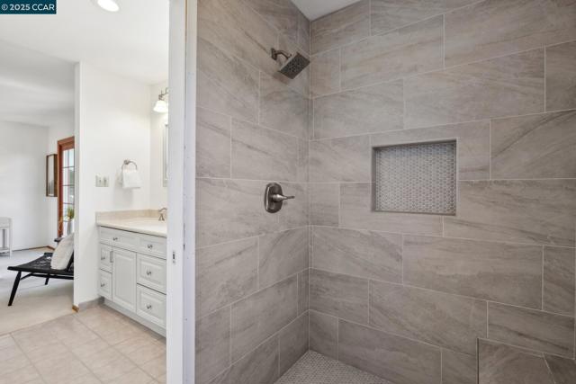 3662 Perada Dr, Walnut Creek CA: https://media.crmls.org/mediaz/8aa244d5-934d-40f1-a518-01f434285105.jpg