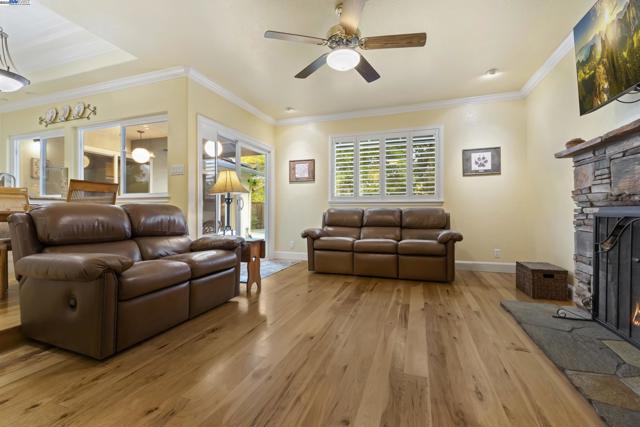 5145 Springdale Ave, Pleasanton CA: https://media.crmls.org/mediaz/8aa256b7-41ab-4cc5-b15d-aec7a00914ae.jpg