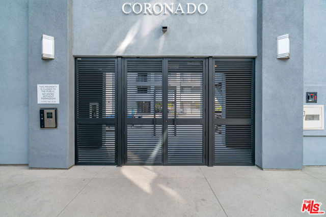 7100 Playa Vista Drive, Playa Vista CA: https://media.crmls.org/mediaz/8aa2a643-38b8-4e71-af6c-2f3d2b742ded.jpg