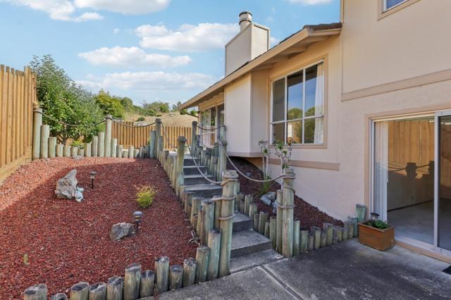 908 Park Pacifica Avenue, Pacifica CA: https://media.crmls.org/mediaz/8aa39153-d88c-4661-a475-26b6512ec7d4.jpg