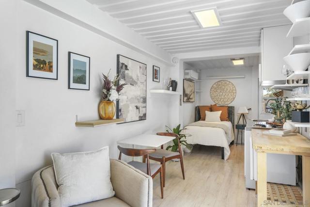 4877 Lorraine Dr, San Diego CA: https://media.crmls.org/mediaz/8aa46d77-9f23-4326-80f8-07160dbe24a3.jpg