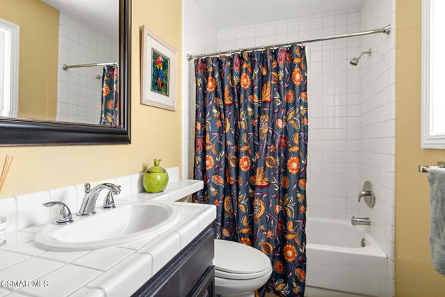 29636 Quail Run Drive, Agoura Hills CA: https://media.crmls.org/mediaz/8aa4b34c-43c4-4121-bfd1-72ebb1ca4e2a.jpg