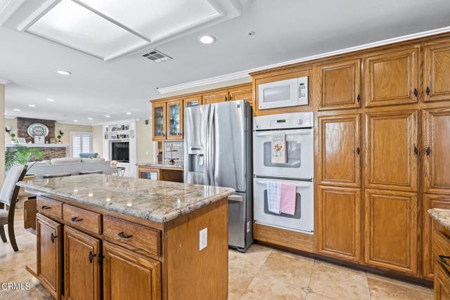 2561 Upper Bay Drive, Oxnard CA: https://media.crmls.org/mediaz/8aa57b9a-1dff-4be8-bac5-97035949628b.jpg