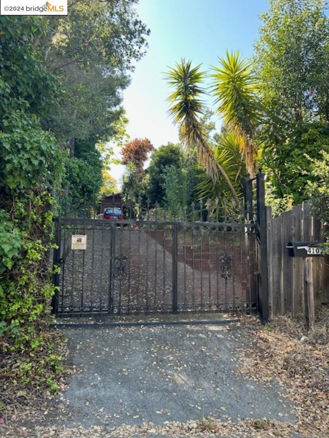 Details for 4105 Gregory St, Oakland, CA 94619