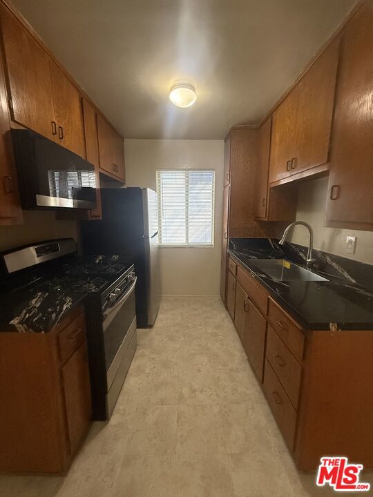 1166 Amherst Avenue #6