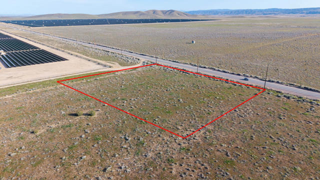 217 Ave D Pav 175 Stw N, Fairmont CA: https://media.crmls.org/mediaz/8aa68e21-ac6c-4767-854a-dc6862b0f4a4.jpg