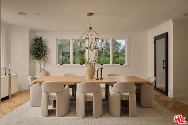 6 Bed Home for Sale in Los Angeles, California