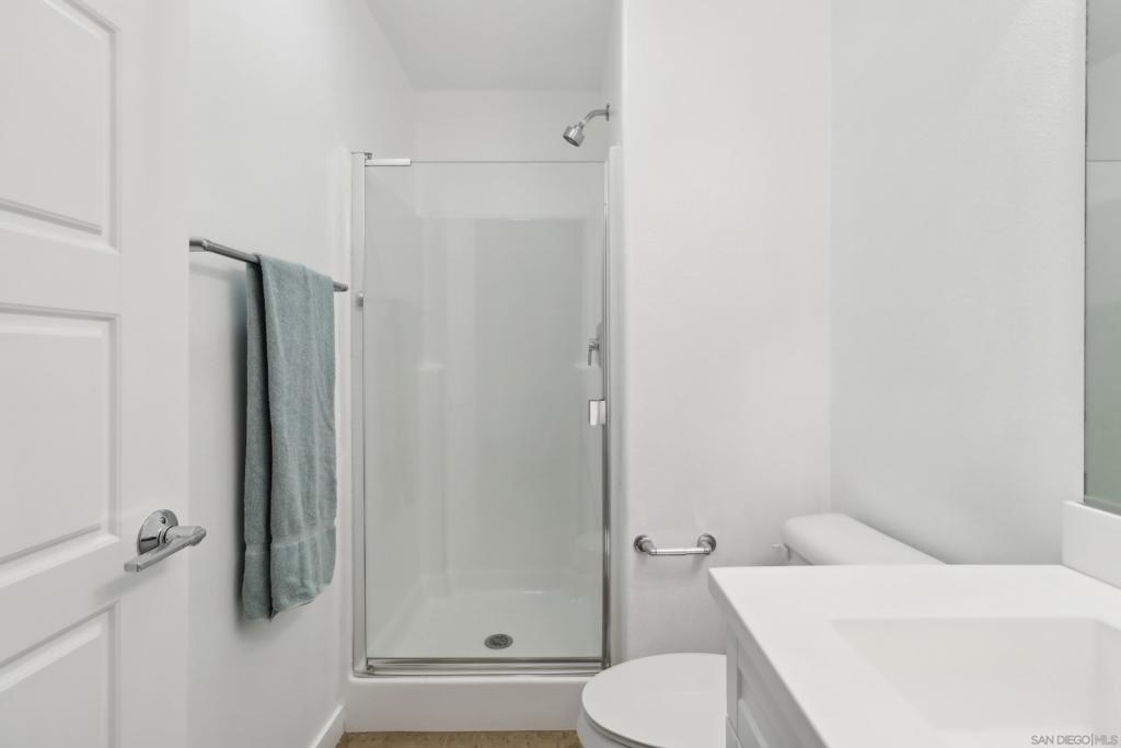 https://media.crmls.org/mediaz/8aa6ae26-c581-4e35-84b0-2e166f2f14b7.jpg?preset=X-Large