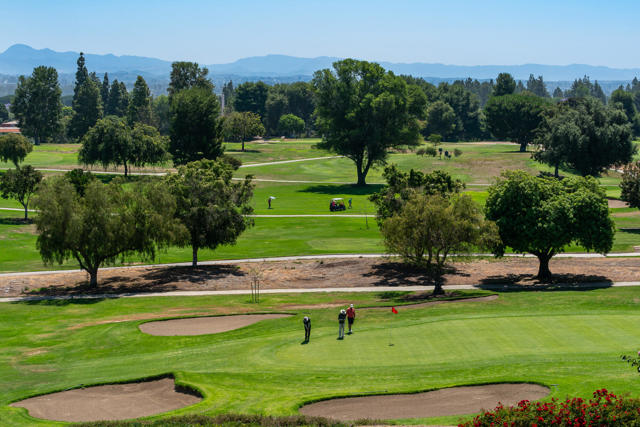 2196 Via Mariposa E, Laguna Woods CA: https://media.crmls.org/mediaz/8aa6d388-b137-49ce-85b9-de114a000601.jpg