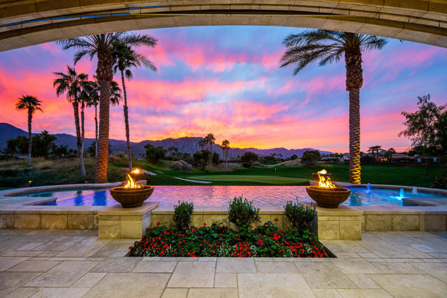 Image 83 of 102 For 52977 Via Dona