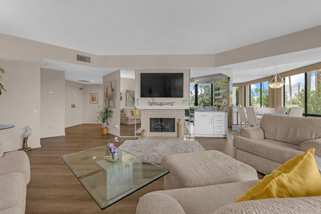 910 Island Drive #112, Rancho Mirage, CA 92270