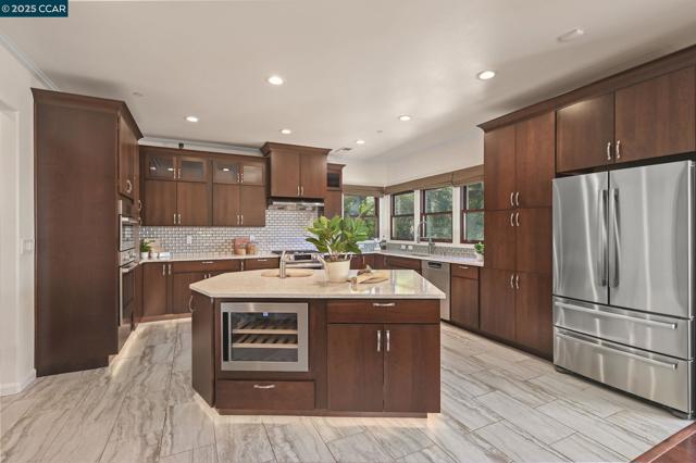 3981 Amyx Ct, Hayward CA: https://media.crmls.org/mediaz/8aa74815-11b0-42b0-b2e0-32807abb8acd.jpg