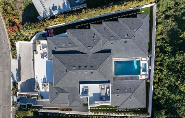 2365 Via Siena, La Jolla CA: https://media.crmls.org/mediaz/8aa7e163-da90-4015-a058-acf76a2ba44b.jpg