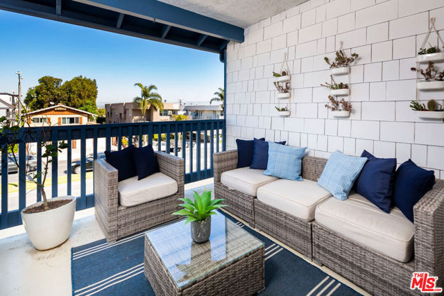 1450 MANHATTAN BEACH Boulevard, Manhattan Beach, California 90266, 2 Bedrooms Bedrooms, ,2 BathroomsBathrooms,Residential,Sold,MANHATTAN BEACH,22138239