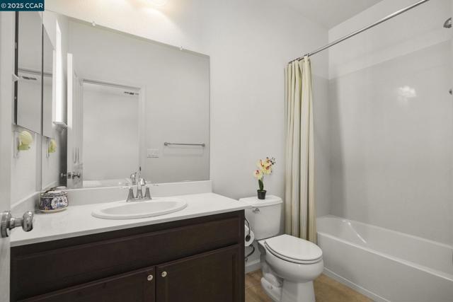 1503 Trailsside Circle, Concord CA: https://media.crmls.org/mediaz/8aa80ce4-f2a4-4340-860a-b59fb972d255.jpg