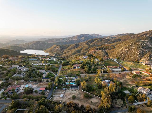 15017 Skyridge Road, Poway CA: https://media.crmls.org/mediaz/8aa82223-ce6e-4d95-a770-d9c9232c869e.jpg