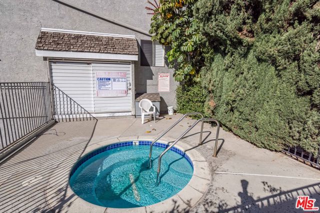 9140 Burnet Avenue, North Hills CA: https://media.crmls.org/mediaz/8aa8e948-c86f-4a7c-b2f2-960f4e599a70.jpg