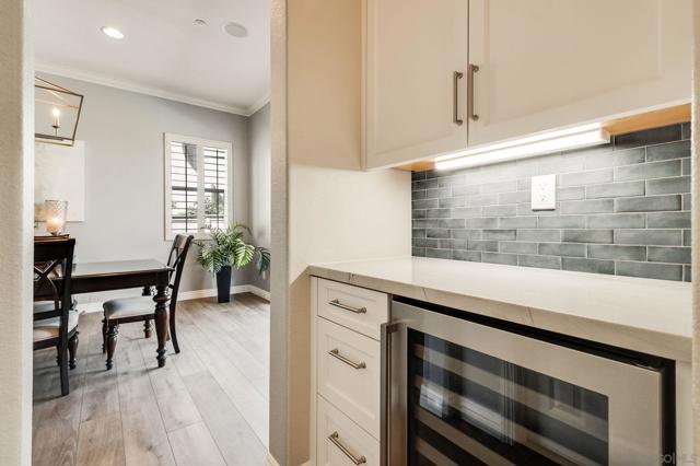 571 Lynwood Dr, Encinitas CA: https://media.crmls.org/mediaz/8aa8f275-e6b1-41f5-9c9a-bf08a2269854.jpg