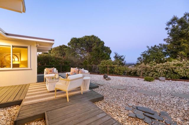 2989 Dolores Way, Burlingame CA: https://media.crmls.org/mediaz/8aa9ae75-e456-4c7b-a33d-9990b80459bc.jpg