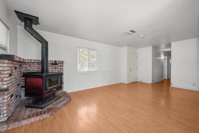 8080 Poplin Dr, Santee CA: https://media.crmls.org/mediaz/8aa9d712-3183-49ef-8879-a61fb177864d.jpg
