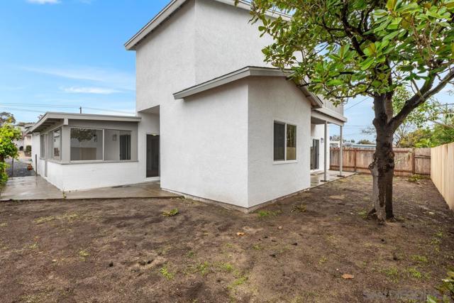 3758 Antiem St, Clairemont Mesa CA: https://media.crmls.org/mediaz/8aaa087e-feca-4b4b-a29c-fd9f18c91998.jpg