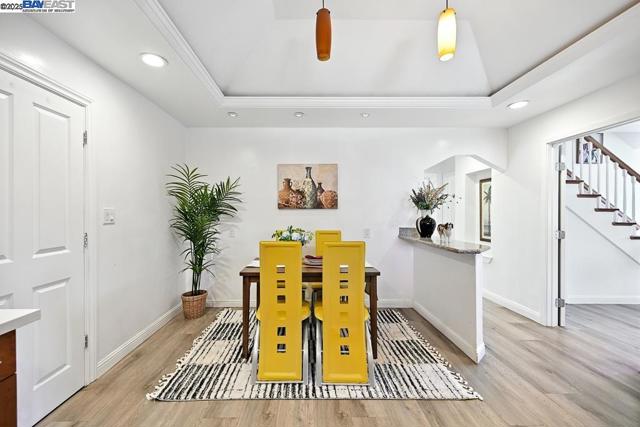 3419 Del Valle Cir, San Leandro CA: https://media.crmls.org/mediaz/8aaa44f1-7f4c-4db4-8845-30785bc743d6.jpg