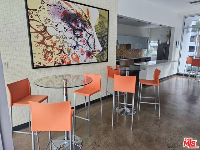 645 W 9th Street, Los Angeles CA: https://media.crmls.org/mediaz/8aaa57aa-db64-4d30-9abc-76f0cd9aa407.jpg