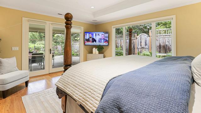 161 E Floresta Way, Portola Valley CA: https://media.crmls.org/mediaz/8aaa7746-b169-46e4-a958-e186a362ad7f.jpg