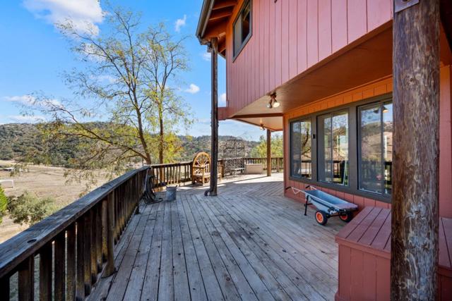 20101 Panoche Road, Paicines CA: https://media.crmls.org/mediaz/8aaad66c-4381-4310-b6fa-f5127bf06bba.jpg