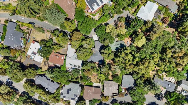 2593 El Caminito, Oakland CA: https://media.crmls.org/mediaz/8aaafd8d-7da4-4791-b5df-1e7188b2ac69.jpg