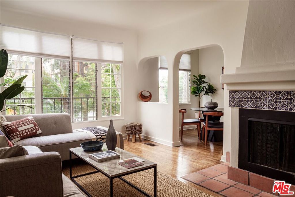 1345 N Hayworth Avenue #110