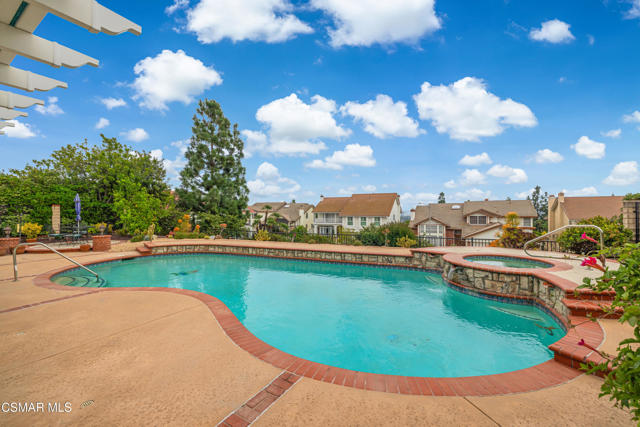 18128 Sandringham Court, Porter Ranch CA: https://media.crmls.org/mediaz/8aabeaba-a612-4599-962b-24db3d9175cf.jpg