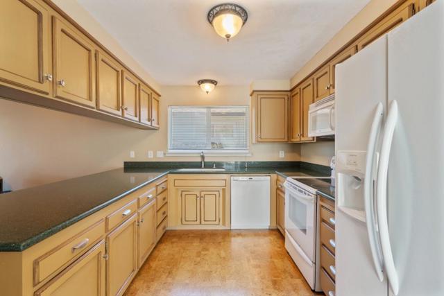 422 Shelley Way, Salinas CA: https://media.crmls.org/mediaz/8aac2e25-ce6d-43b8-9168-a0b580b499b6.jpg