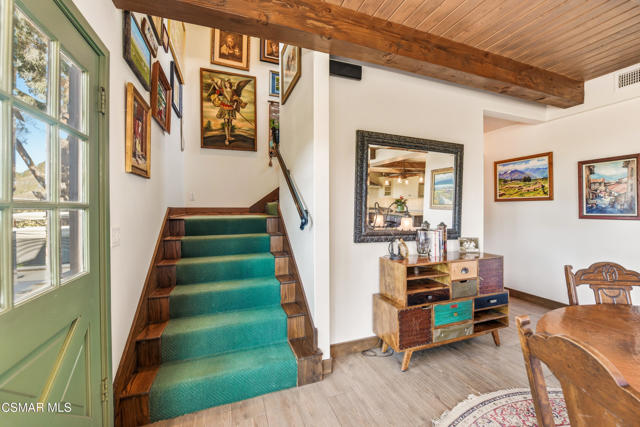 356 E Carlisle Road, Thousand Oaks CA: https://media.crmls.org/mediaz/8aac6a03-554a-4cbe-b12e-adcbb327c12b.jpg