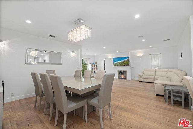 DINING AREA & GREAT ROOM