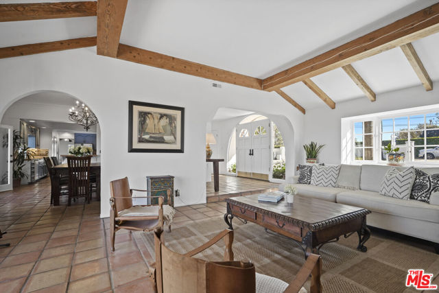 6855 Dume Drive, Malibu CA: https://media.crmls.org/mediaz/8aad4e32-d7d4-497f-a950-37f01ded6914.jpg