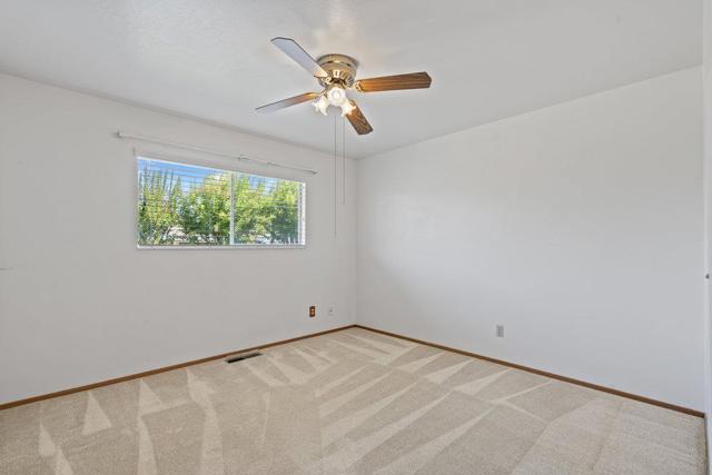 1500 Sunset Drive, Hollister CA: https://media.crmls.org/mediaz/8aad794a-e942-41ac-9421-01f3d45c4e7e.jpg