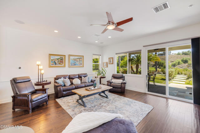 12430 Nelson Road, Moorpark CA: https://media.crmls.org/mediaz/8aad7b08-f5cc-49f7-874e-814781ae06ae.jpg