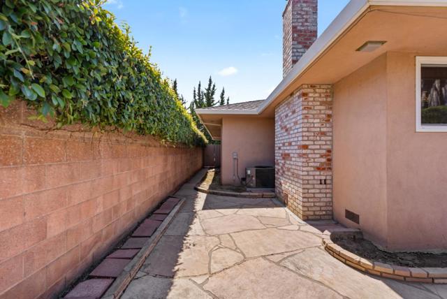 1781 Prune Street, Hollister CA: https://media.crmls.org/mediaz/8aada759-f74b-4971-8a58-1a5c6cf5c350.jpg