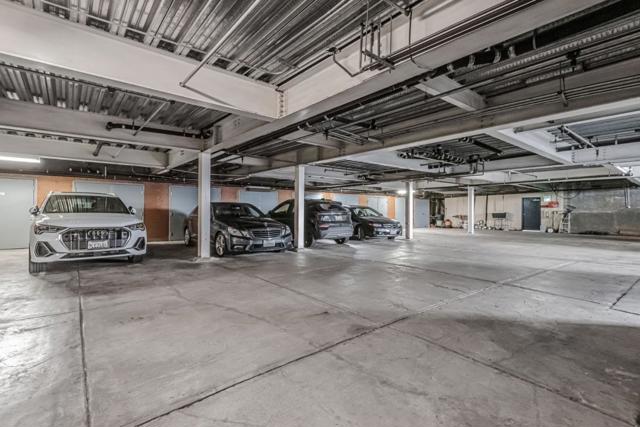 518 Almer Road, Burlingame CA: https://media.crmls.org/mediaz/8aaddf38-abbb-496c-8372-f4a26a3cb60c.jpg