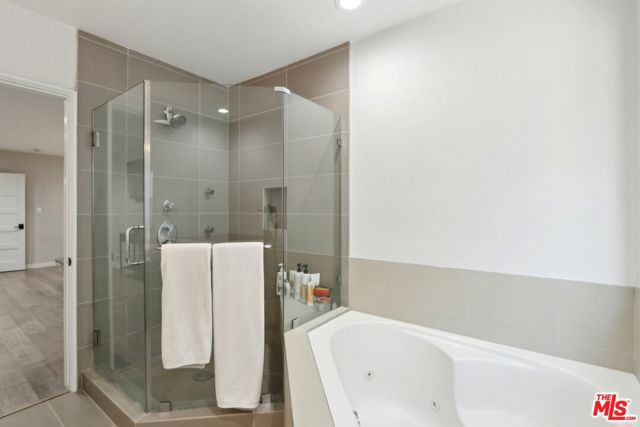 15539 Hamner Drive, Los Angeles CA: https://media.crmls.org/mediaz/8aae63e4-e5d5-4a21-ab9f-9f99cd9f1828.jpg