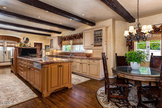 1711 Fairmount Avenue, La Canada Flintridge CA: https://media.crmls.org/mediaz/8aae8022-1a5c-45bd-8038-9249278cc607.jpg