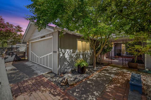 2184 Coronet Drive, San Jose CA: https://media.crmls.org/mediaz/8aaeb598-671e-49f6-93b0-0ecc1c4d91ea.jpg