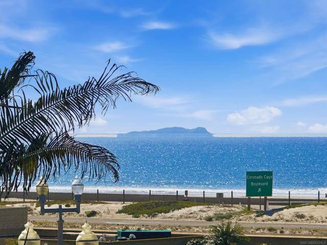 22 Montego Ct, Coronado CA: https://media.crmls.org/mediaz/8aaf92eb-c4b3-49ad-8c03-186ffb8348bd.jpg