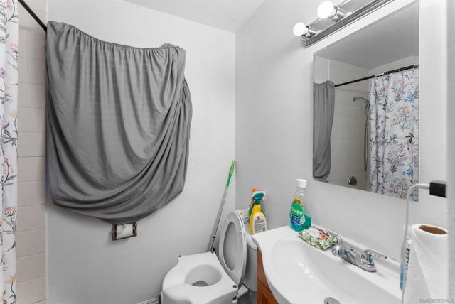 4358 64 36th St, San Diego CA: https://media.crmls.org/mediaz/8aafe535-4182-4af7-8606-8cef6eb2ddc8.jpg