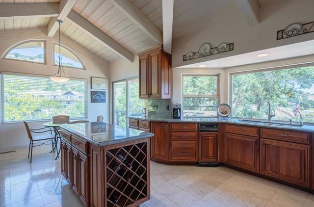 15847 Pleasant Valley Lane, Salinas CA: https://media.crmls.org/mediaz/8aaff874-93ed-468f-96fd-ed53b5037216.jpg