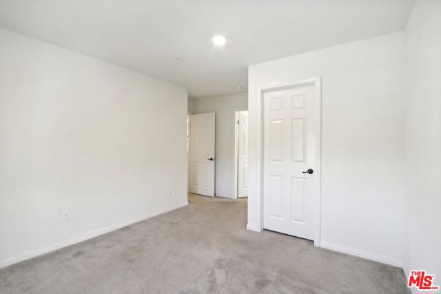 19317 Bension Drive, Santa Clarita CA: https://media.crmls.org/mediaz/8ab04288-9a6d-42ec-a294-f12aca1e3d1e.jpg